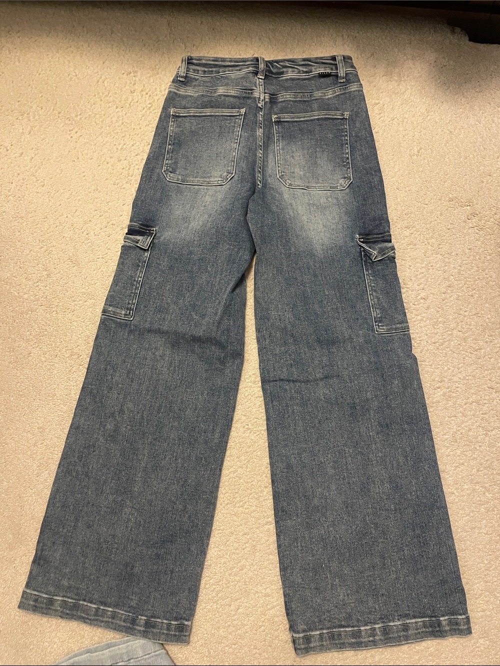 Wide Leg Cargo Jeans in Light Blue - Picture 7 of 8